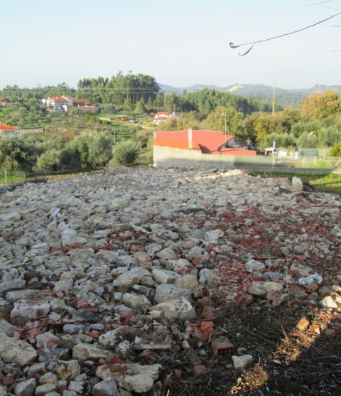 Casa Antiga com Terreno