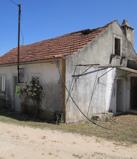 Casa Antiga com Terreno