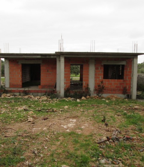 Moradia semiconstru�da