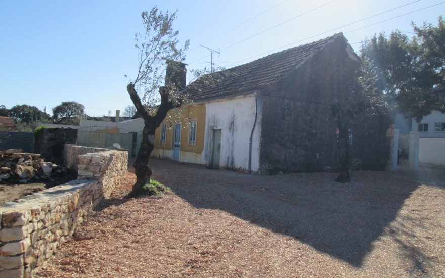 Casa Antiga com terreno 
