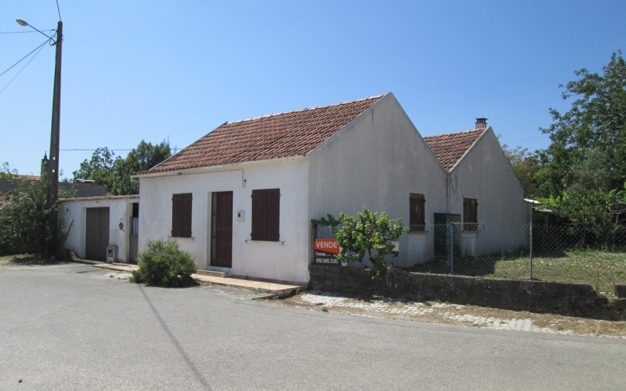 VIVENDA V3 COM TERRENO E ANEXOS 