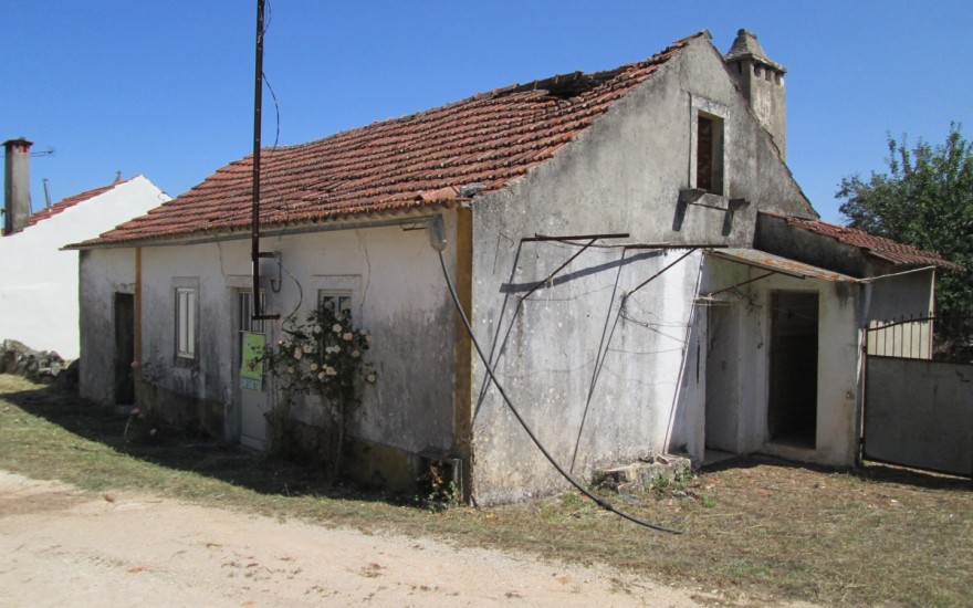 Casa Antiga com Terreno